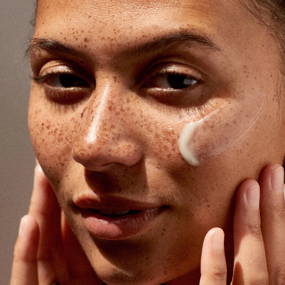 The Essential Guide to Mineral vs. Chemical Sunscreens